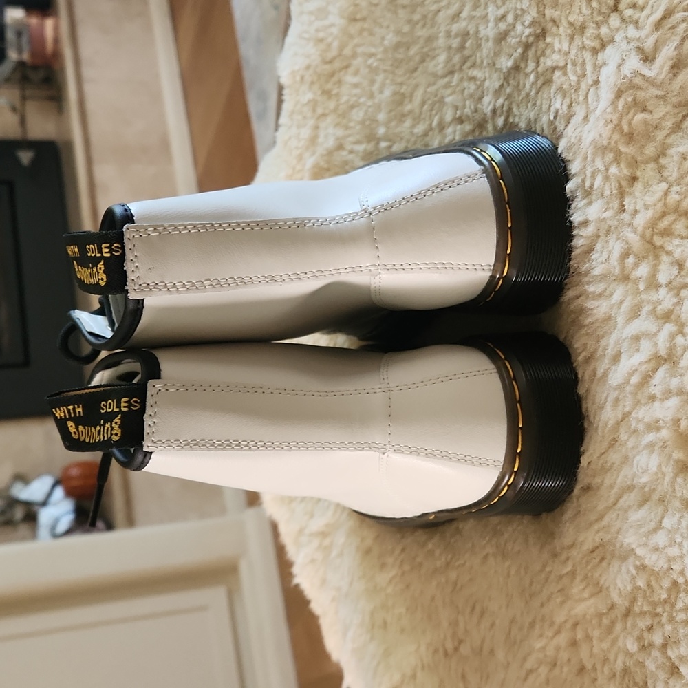 NWOT Dr. Martens Zavala Air Wair White Leather Combat Boots Size 8 π€π€ - Picture 4 of 15